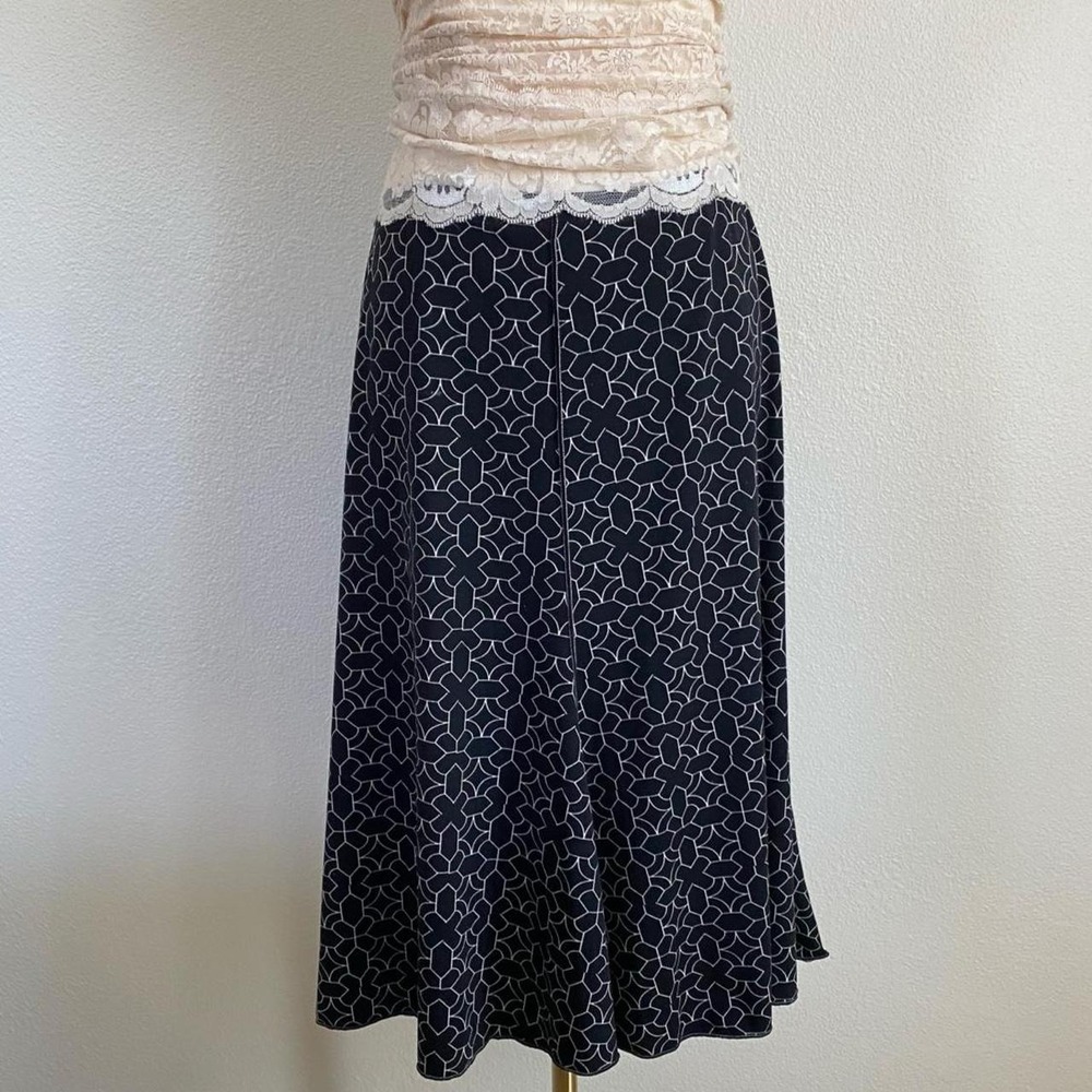 Vintage Max Studio Black and White Geometric Pattern Midi Flutter Skirt